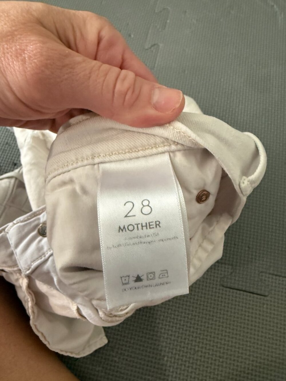 MOTHER The Dutchie Fray Shorts So Far Gone -Cream- 28- Medium Rise - Picture 10 of 11